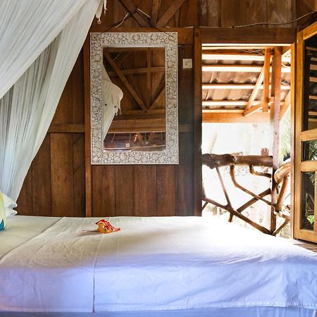 Muarasiberut Mentawai Surf Camp酒店 外观 照片
